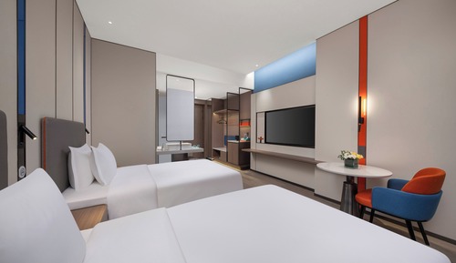 Habitación estándar, 2 camas dobles, balcón