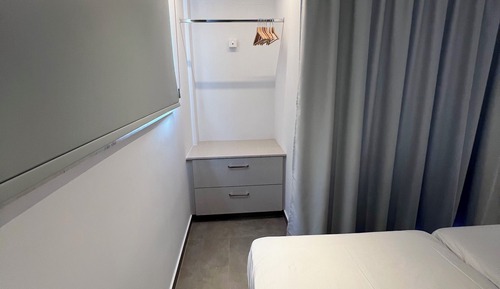 Apartamento superior, balcón, vistas a la ciudad