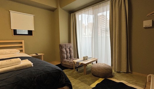 Habitación clásica con 2 camas individuales, no fumadores, balcón
