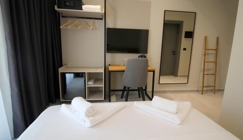 Habitación doble superior, balcón, vistas parciales al mar