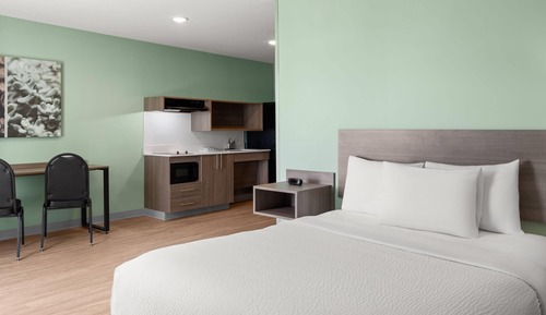 Suite, 1 cama de matrimonio, accesible para personas con discapacidad (Bathtub W/grab Bars)