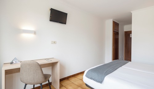 Habitación económica con 1 cama doble o 2 individuales