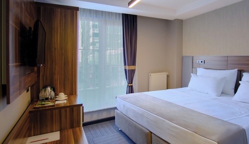 Habitación estándar doble, balcón, vistas a la ciudad