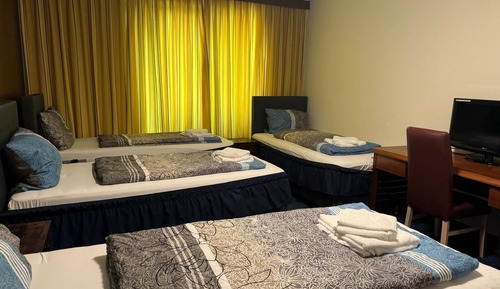 Habitación cuádruple básica, baño privado (Vierbettzimmer )