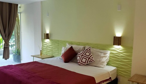 Comfort Triple Room, Partial Sea View