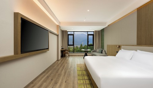 Habitación Premium, 1 cama de matrimonio grande (Mountain Ksitigarbha Bodhisatta View)