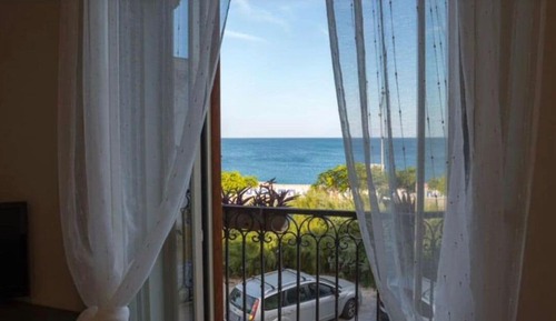 Classic Triple Room, Balcony