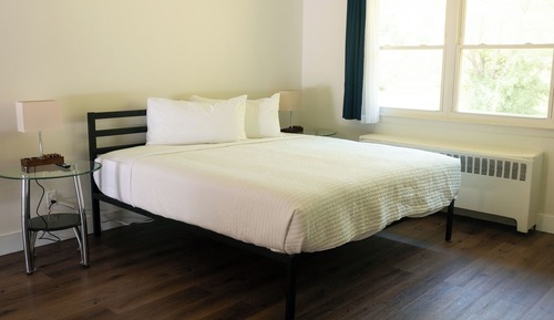 Estudio, 1 cama de matrimonio grande, cocina básica