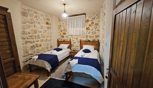 Habitación Confort con 1 cama doble o 2 individuales