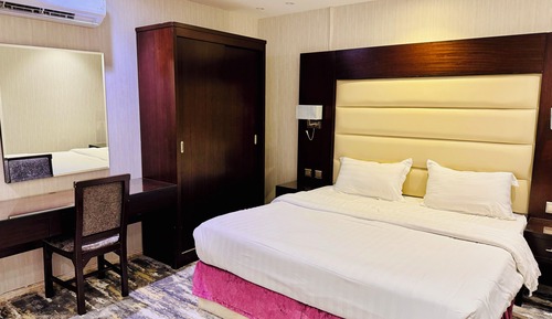 Grand Apartment, 1 Bedroom, Large Living room