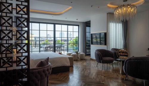 Estudio, balcón (Priviledge)