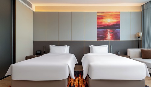 Habitación básica con 1 cama doble o 2 individuales, vistas a la ciudad