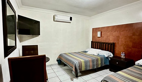 Habitación básica doble, vistas al patio