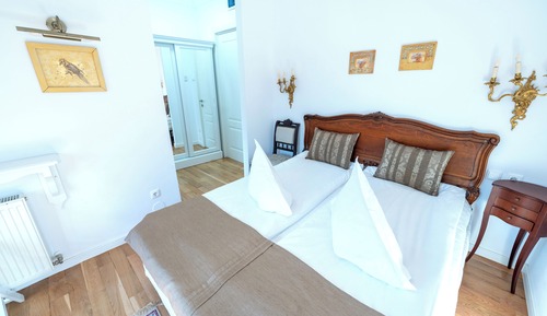 Habitación tradicional con 1 cama doble o 2 individuales, balcón, vistas a la montaña