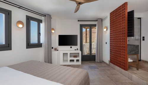 Executive Room with Heated Jetted Tub