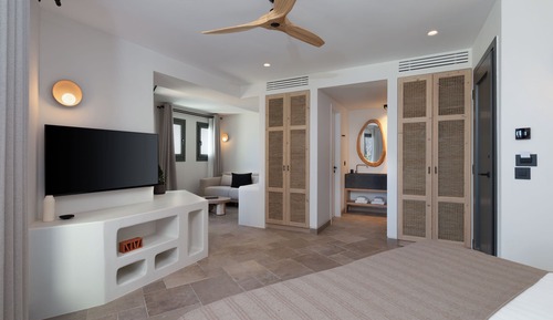 Premium Suite With Heated Jetted Tub