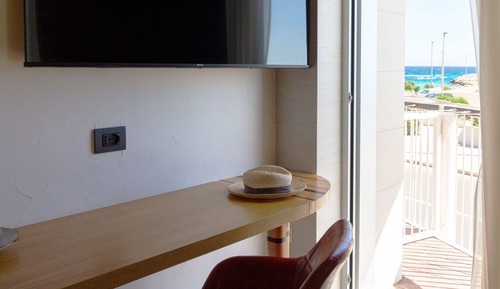 Habitación superior, balcón, vistas al mar