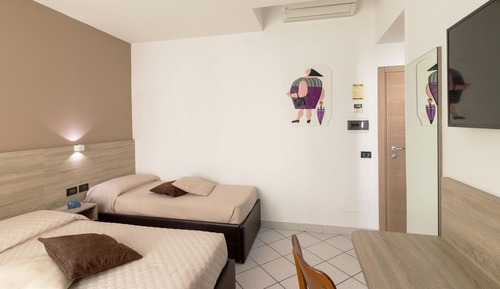 Habitación cuádruple estándar, vistas al patio