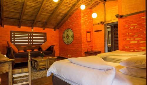 Habitación con 2 camas individuales, terraza, vistas a la montaña