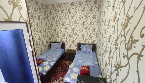 Habitación básica con 1 cama doble o 2 individuales