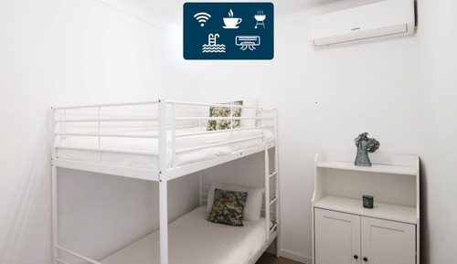Habitación básica con 2 camas individuales