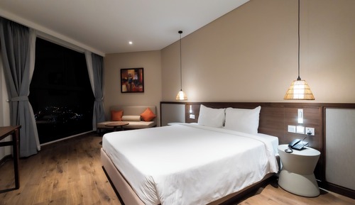 Habitación de lujo doble de uso individual, 1 cama de matrimonio grande con sofá cama, vistas al mar