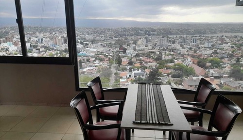 Apartamento familiar, 1 habitación, patio, vistas al lago
