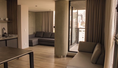 Suite estudio Signature, balcón, vistas a la ciudad