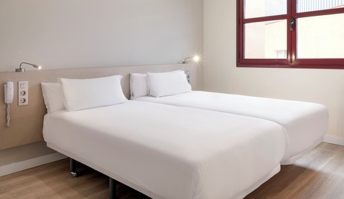 Habitación con 2 camas individuales
