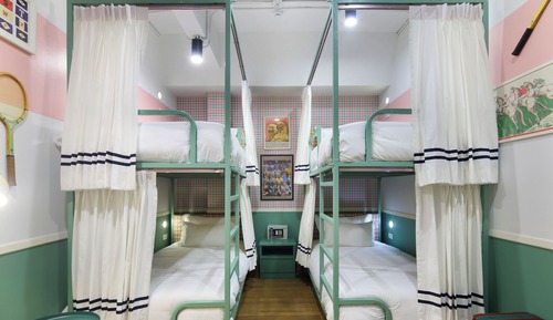 Habitación, varias camas