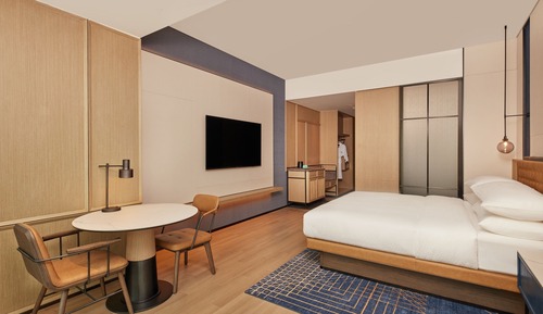 Habitación superior, 1 cama de matrimonio grande, vistas a la ciudad