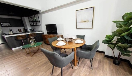 Loft (E1 Quintuple)
