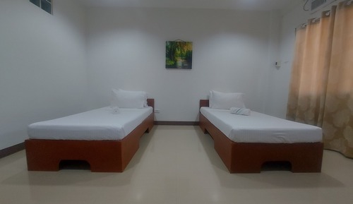 Habitación estándar con 1 cama doble o 2 individuales