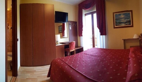 Habitación económica doble, balcón, vistas al jardín