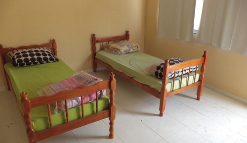 Habitación estándar con 2 camas individuales, varias camas