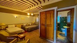 Comfort Room, 1 Bedroom, Pool View