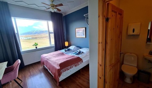Habitación estándar con 1 cama doble o 2 individuales, vistas a la montaña