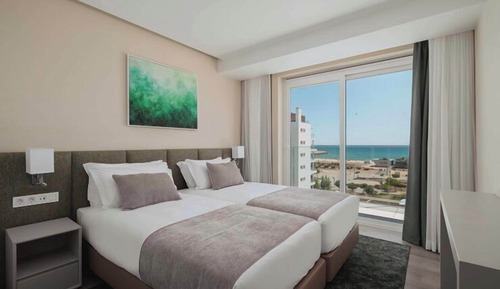 Dúplex, 4 habitaciones, balcón, vistas al mar