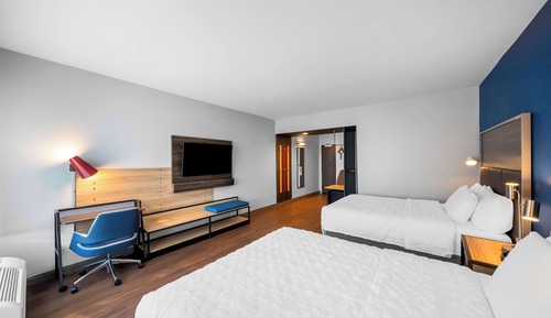 Habitación, 2 camas de matrimonio, accesible para personas con discapacidad, bañera