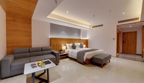 Habitación Club, vistas a la ciudad (Fern Club Room)