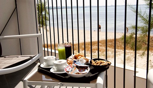 Habitación Confort, vistas parciales al mar