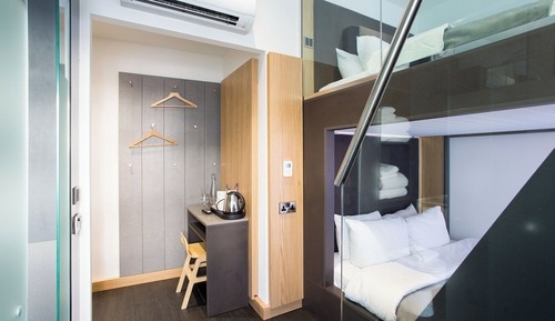 Queen Queen Room
