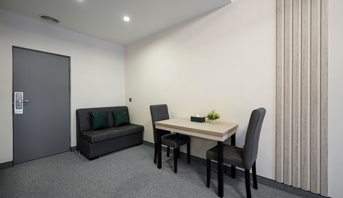 Habitación doble superior, 1 cama de matrimonio grande con sofá cama