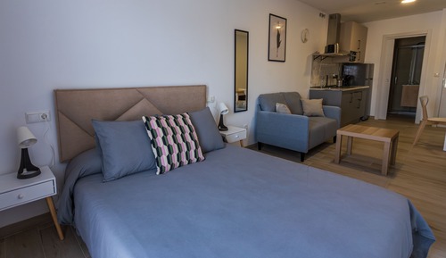 Apartamento Deluxe, 1 cama doble con sofá cama, terraza, vistas parciales al mar