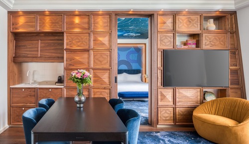 Suite (Cosmos)