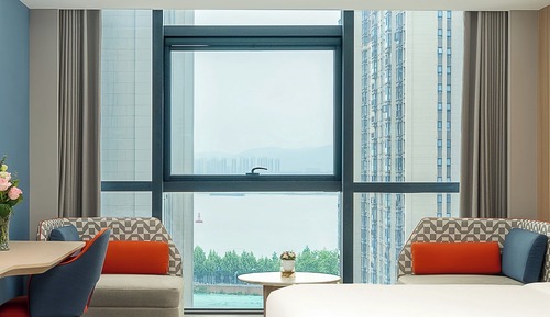 Habitación estándar, 1 cama de matrimonio grande, vistas al río (Extra Floor Space)