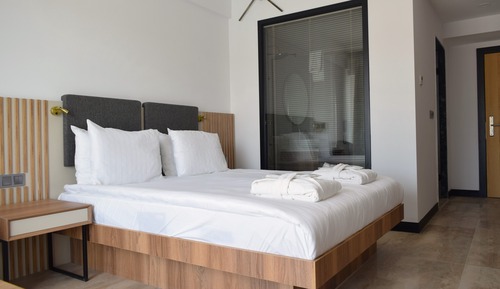 Habitación superior con 1 cama doble o 2 individuales