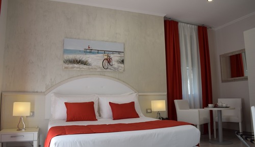 Habitación superior con 1 cama doble o 2 individuales