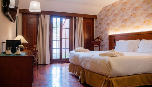 Habitación doble superior, balcón, vistas al río