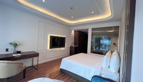 Habitación Deluxe doble, 1 cama de matrimonio grande, vistas a la montaña
